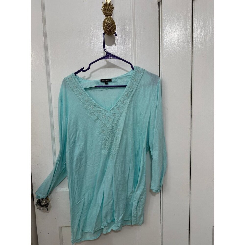 Soiree women’s size X – large blue V-neck blouse